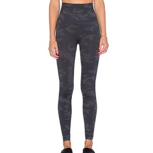 Spanx Look at Me Now Seamless Leggings